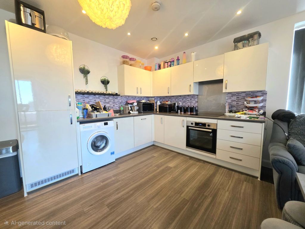 Property photo 2 of 10 4