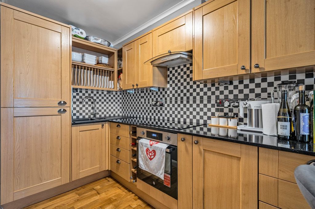 Property photo 3 of 15 Picture No. 02