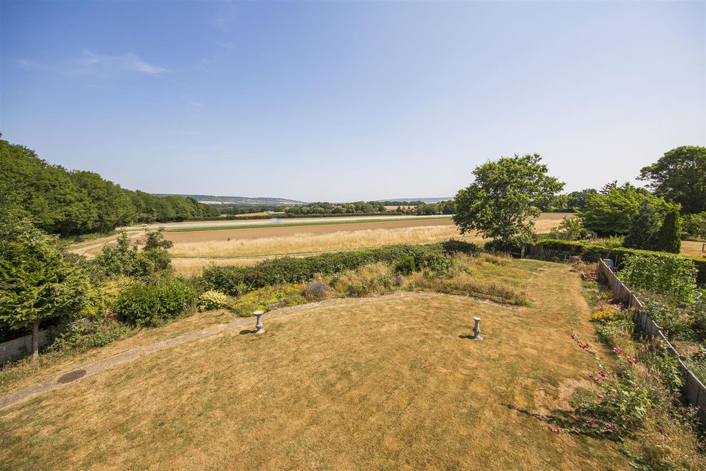 Property photo 2 of 27 Views Over Garden
