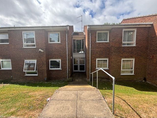 Property photo 1 of 11 Front