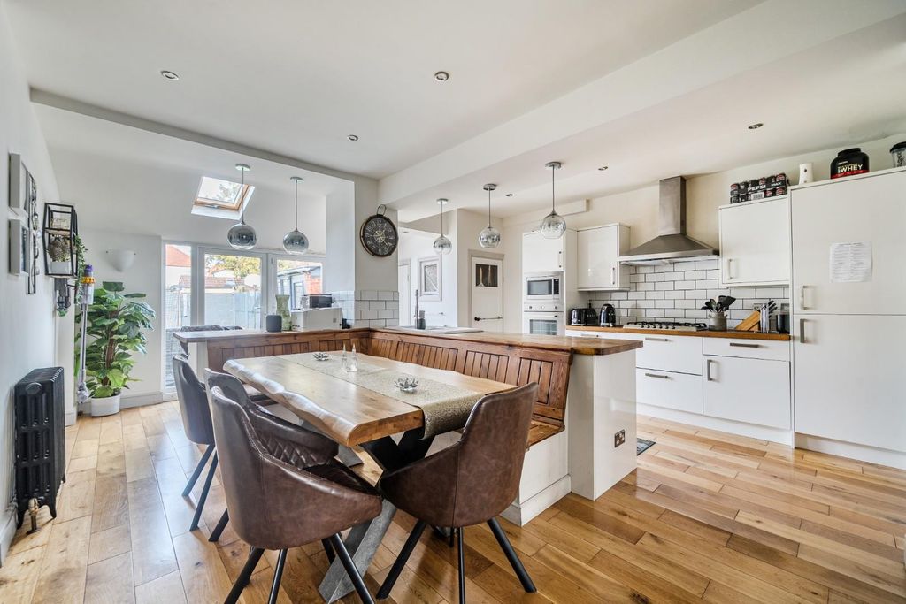 Property photo 3 of 21 1415669-10-699479d23245A.Jpg