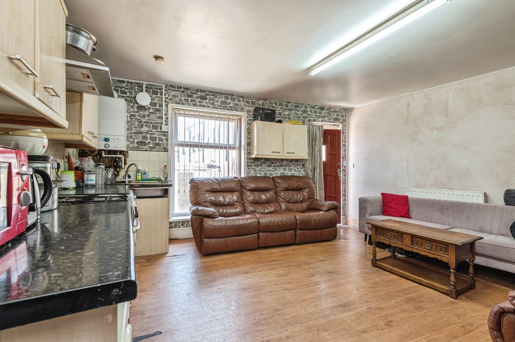 Property photo 2 of 16