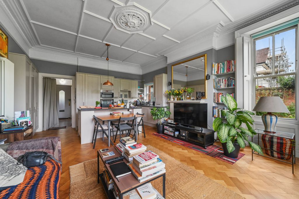 Property photo 3 of 24