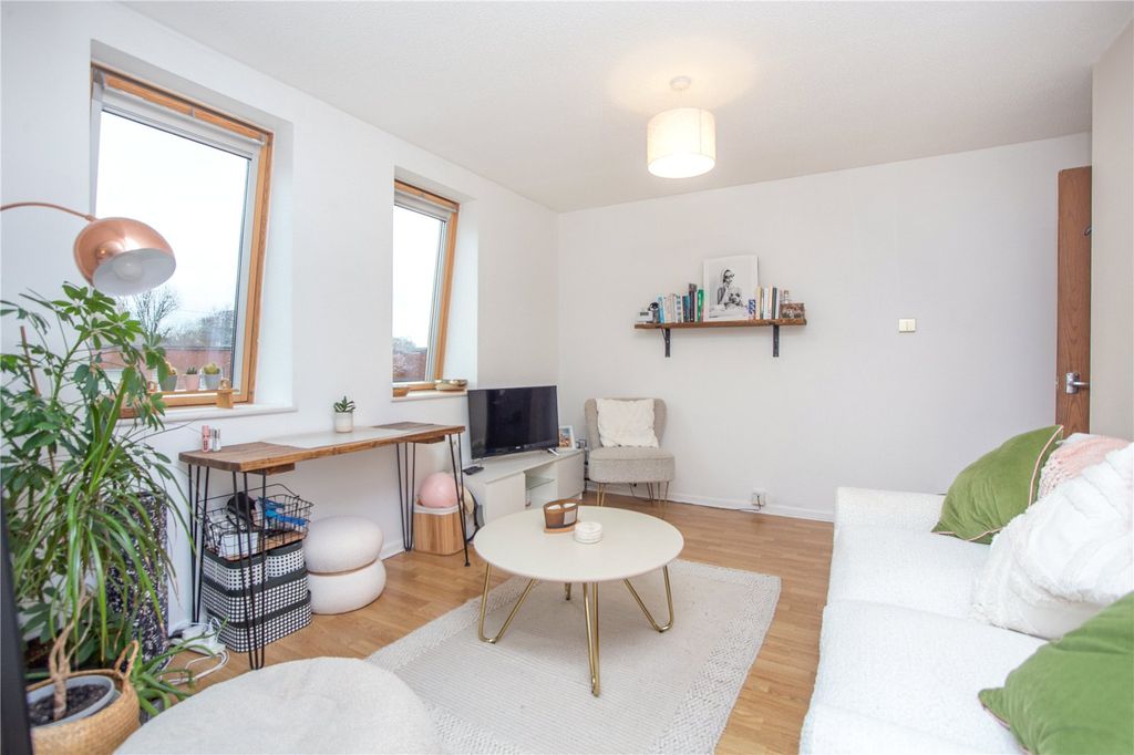 Property photo 3 of 9 Picture No. 02