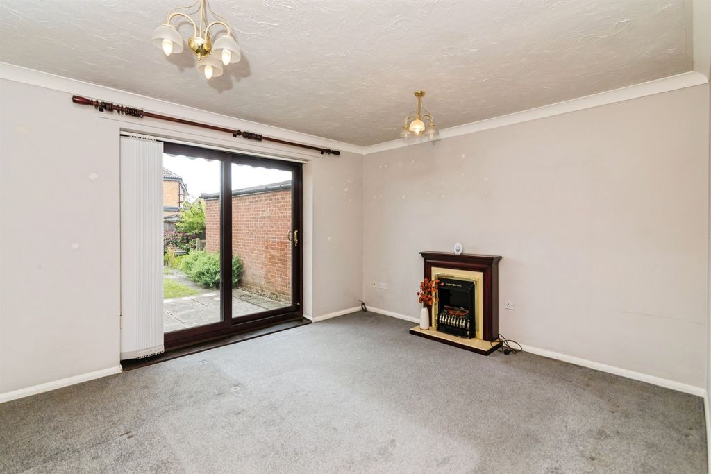 Property photo 2 of 16