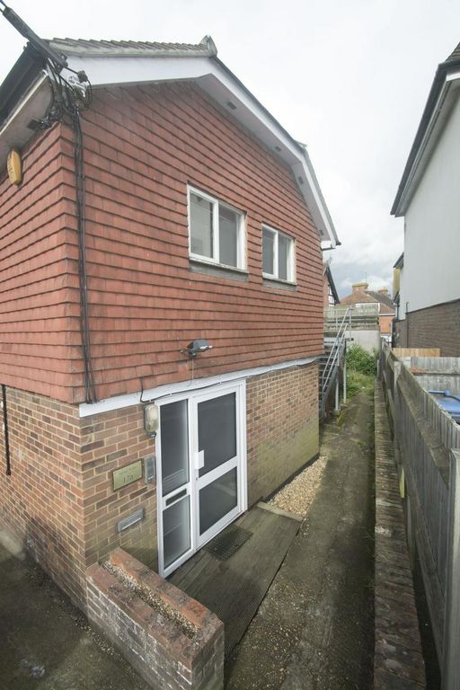 Property photo 3 of 8