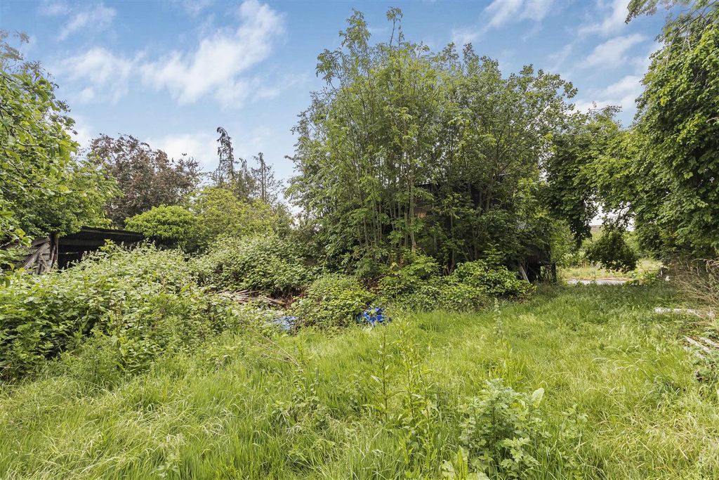 Property photo 2 of 11 15_54882.Jpg