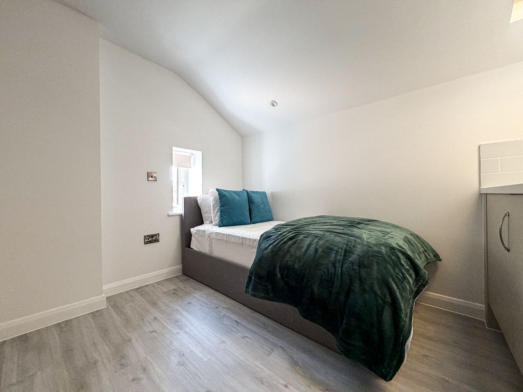 Property photo 2 of 7 5329812