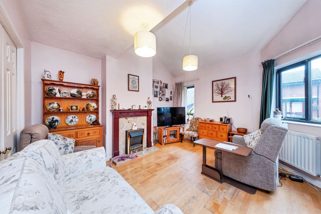 Property photo 2 of 16