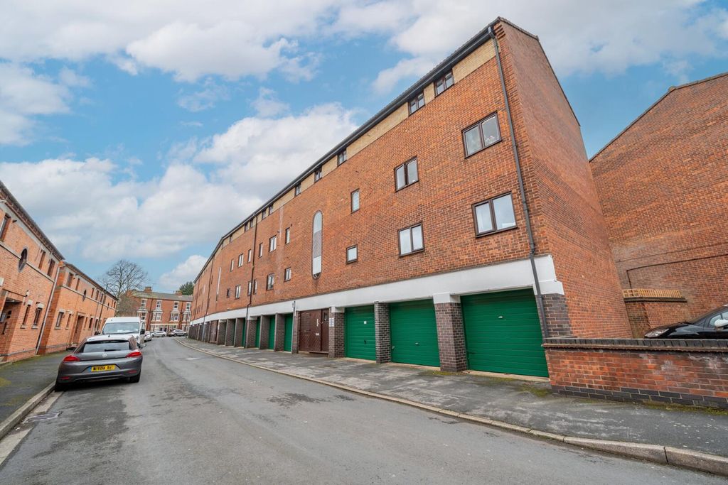 Property photo 1 of 13 Front (Exterior)