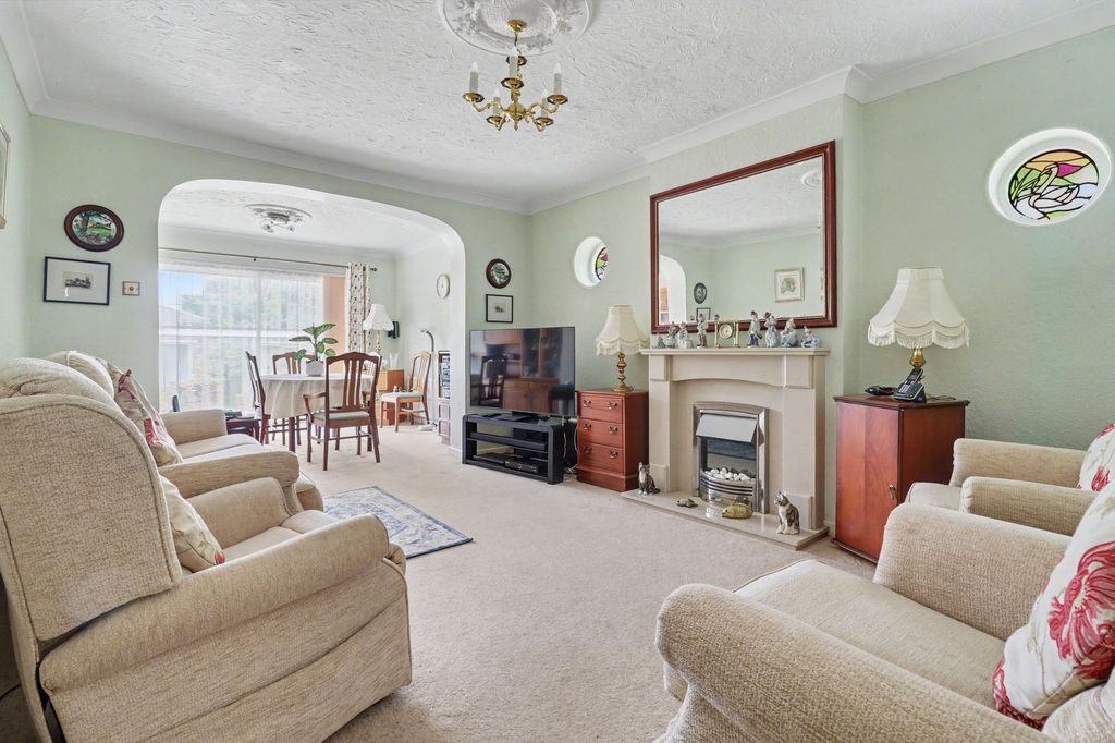 Property photo 3 of 13