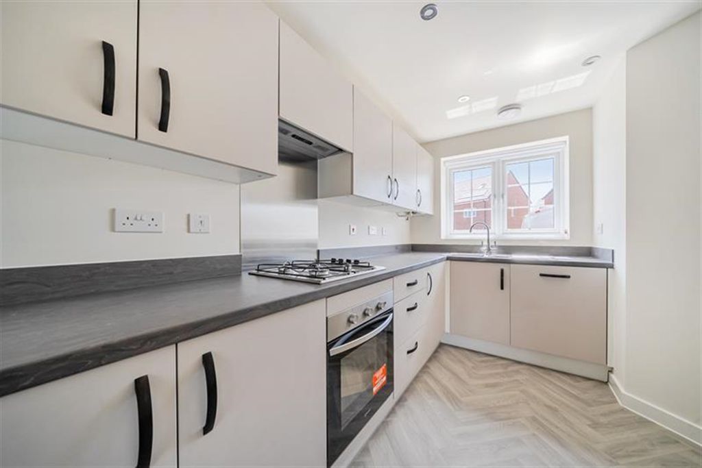 Property photo 2 of 16 Kitchen