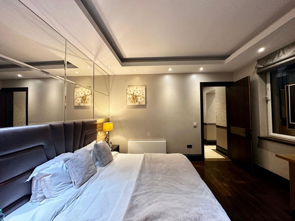 Additional image 14 of 4 bed flat to rentPark Lane, London W1K