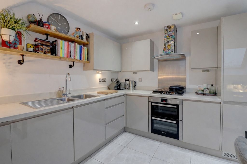 Property photo 3 of 10 Picture No. 32