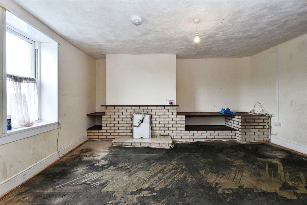 Property photo 2 of 13 Picture No. 12