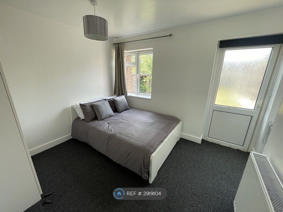 Property photo 2 of 11 Double Bed