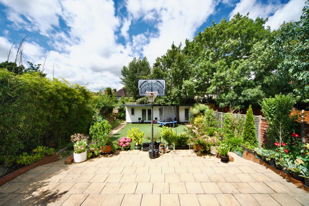 Property photo 3 of 37 Rear Garden (2)