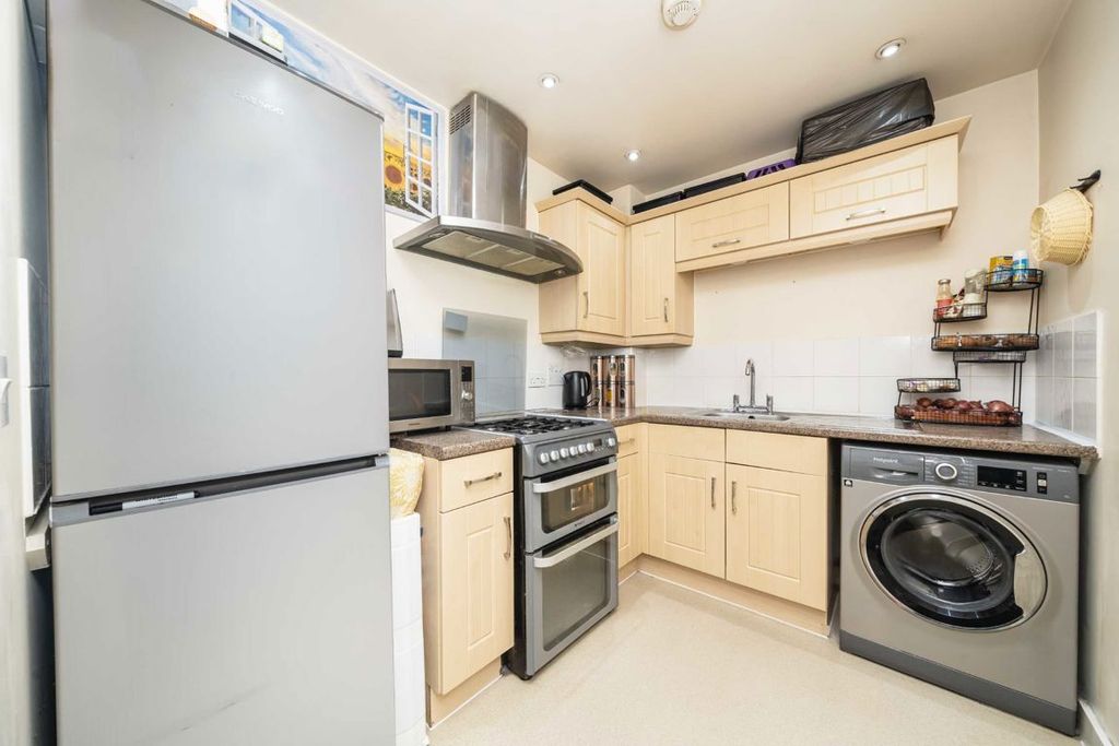 Property photo 2 of 5