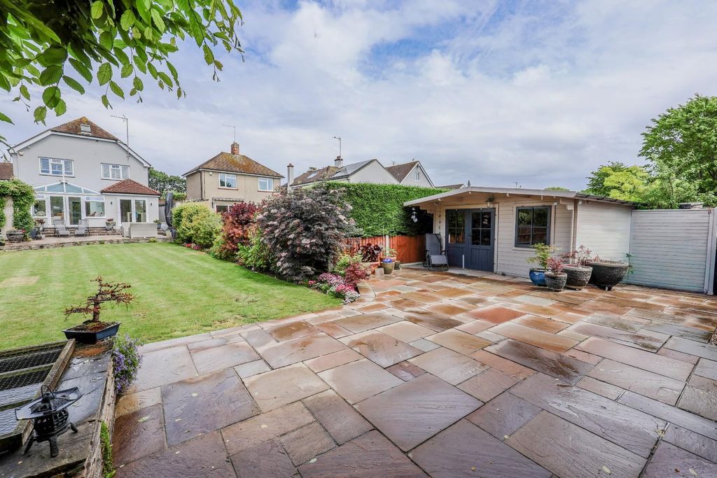 Property photo 3 of 33