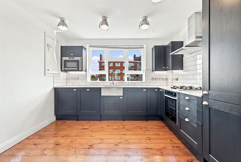 Property photo 2 of 17 2