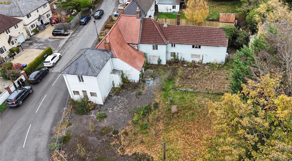 Property photo 1 of 12 7-6909E33ee10F4-1375769-Jpg-7.Jpg