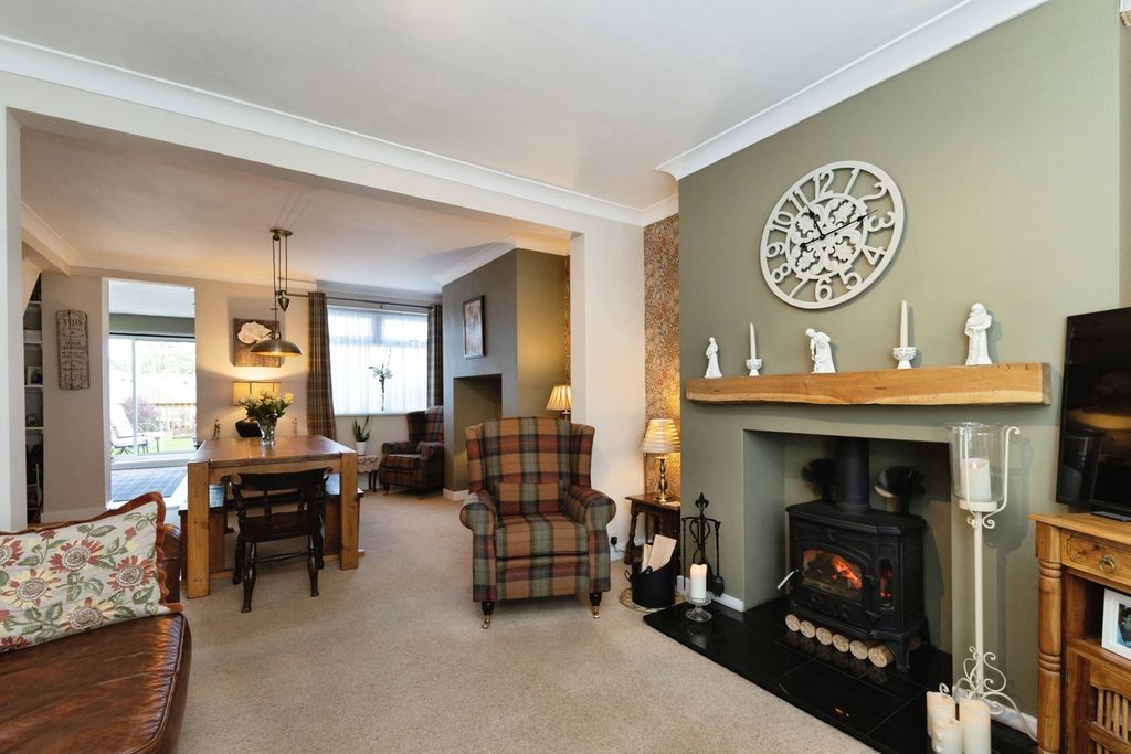 Property photo 3 of 17 Pbox-Img.Jpg