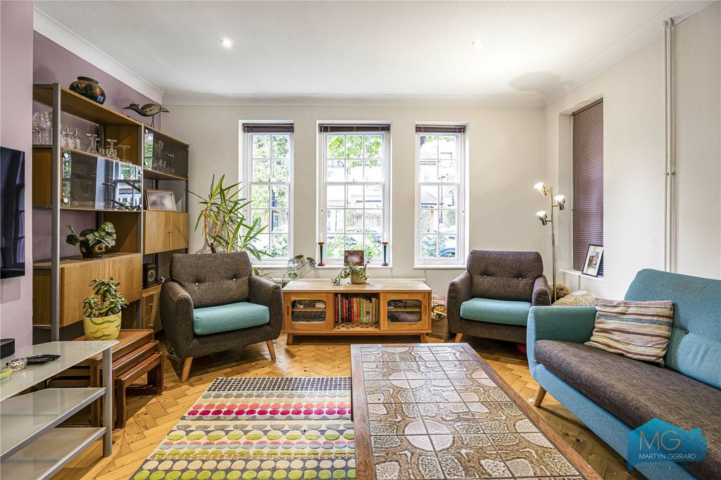 Property photo 2 of 33 Picture No. 08