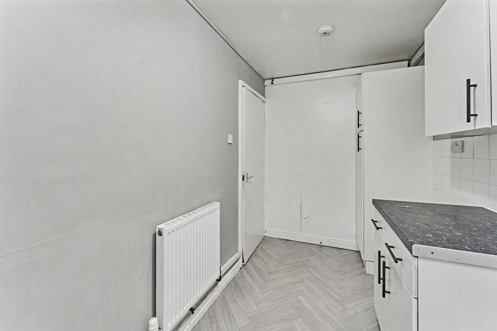 Property photo 2 of 14 Flat 40, Adam Court, New Penkridge Road, Cannock Ws11 1Ha