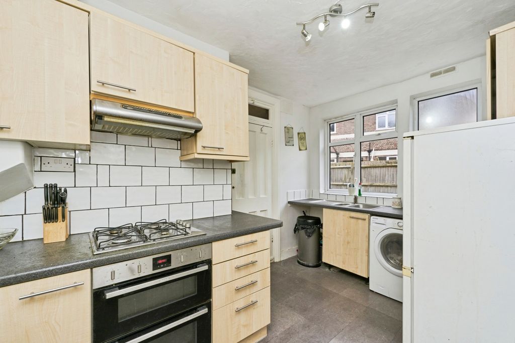 Property photo 3 of 11 Pbox-Img.Jpg