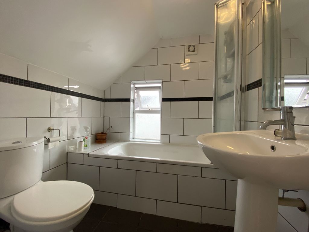 Property photo 3 of 13 Flat 3 4