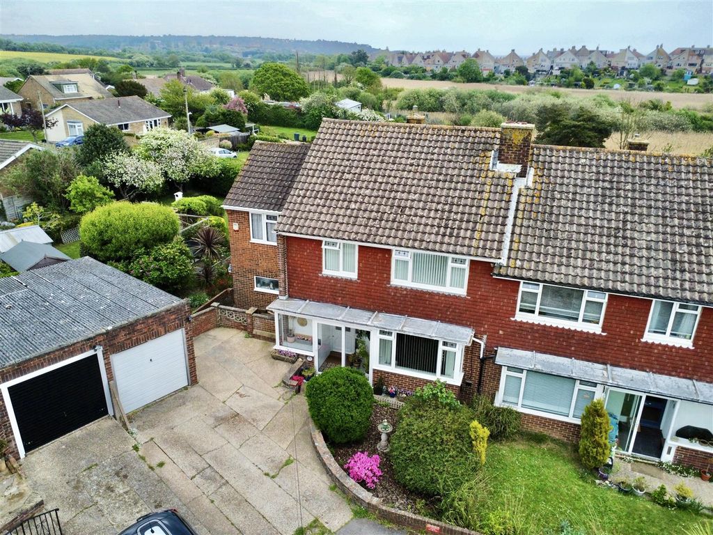 Property photo 3 of 44
