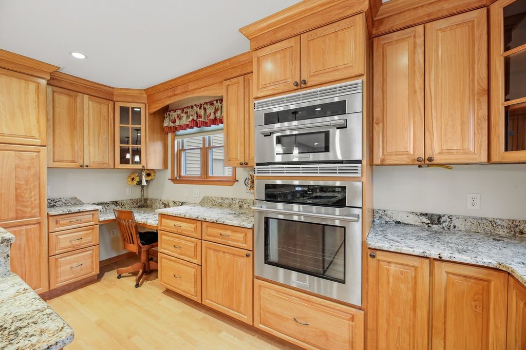 Property photo 3 of 52