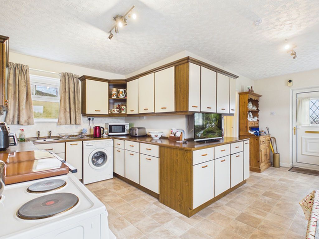 Property photo 3 of 32 Photo 28