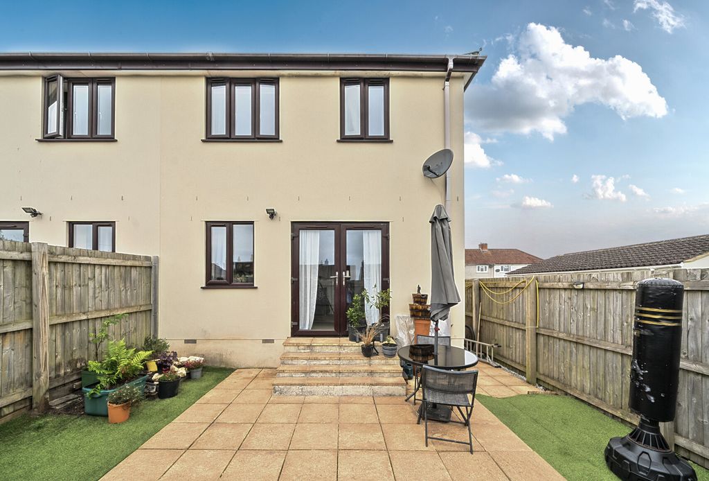 Property photo 2 of 14 1296140-3-682Af31...