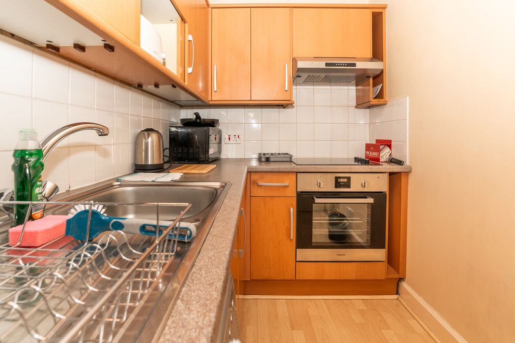 Property photo 2 of 27