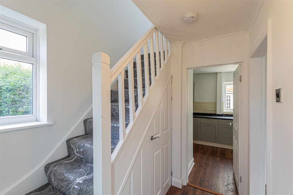 Property photo 2 of 11 Entrance Hallway