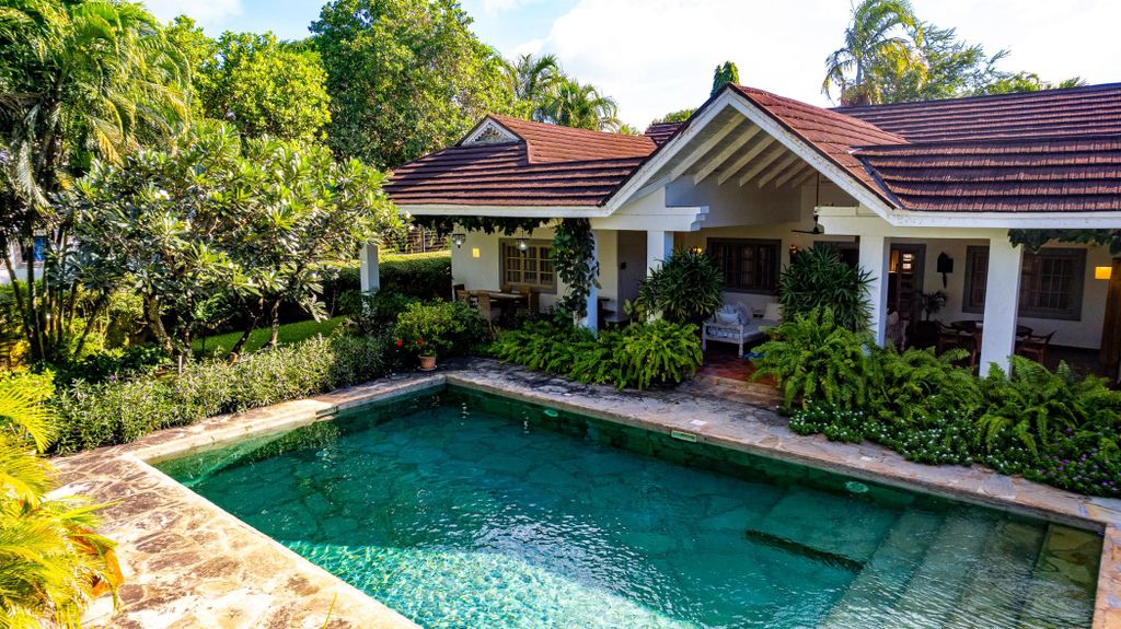 Property photo 1 of 35