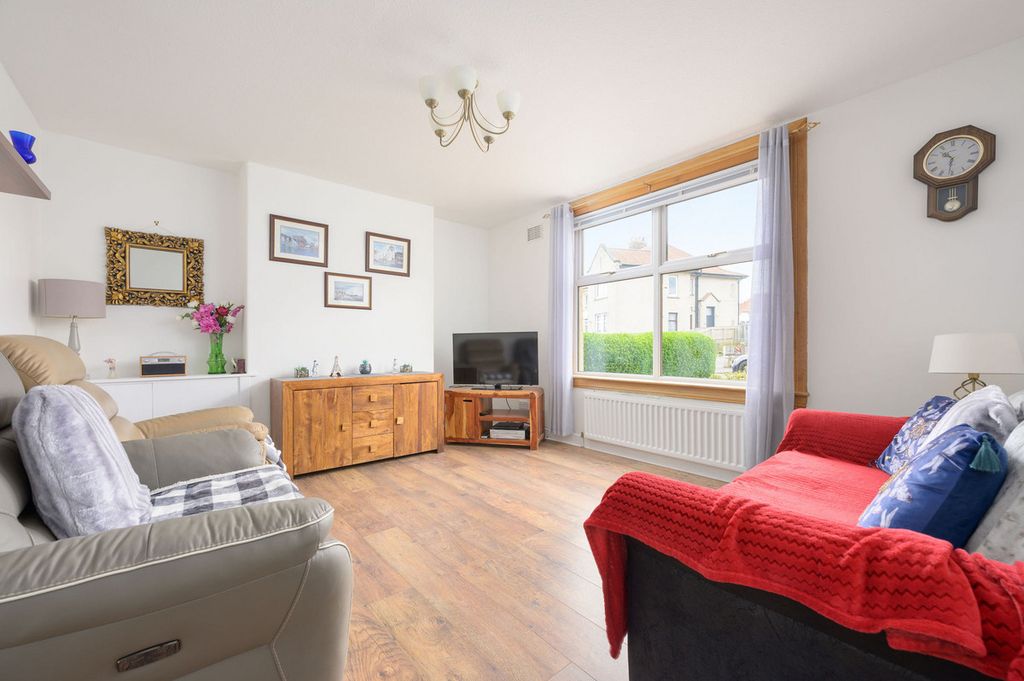 Property photo 2 of 23