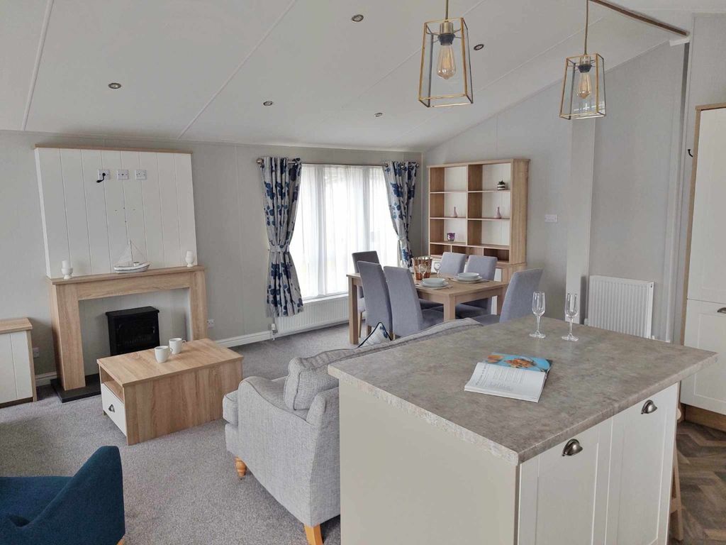 Property photo 2 of 11 5254581