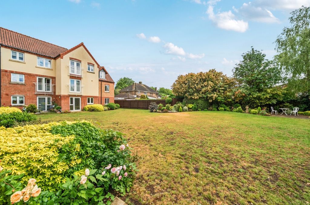 Property photo 1 of 13 1470460-8-6A1Eeb226F58d