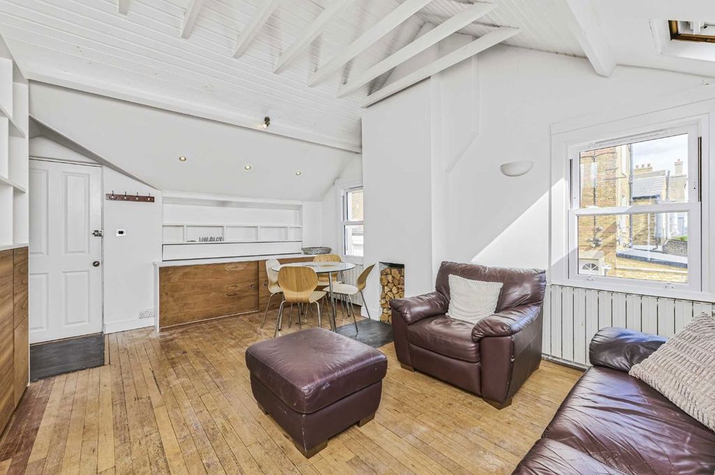 Property photo 2 of 7