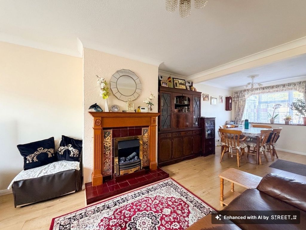 Property photo 3 of 15