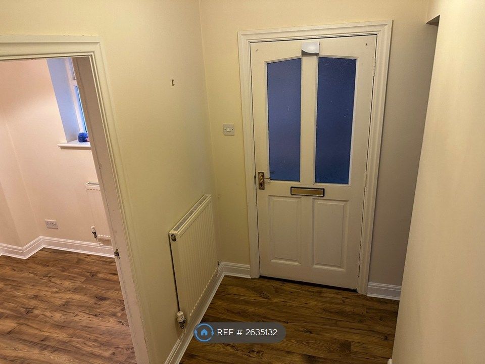 Property photo 3 of 18 1st Floor Hall And Main Entrance