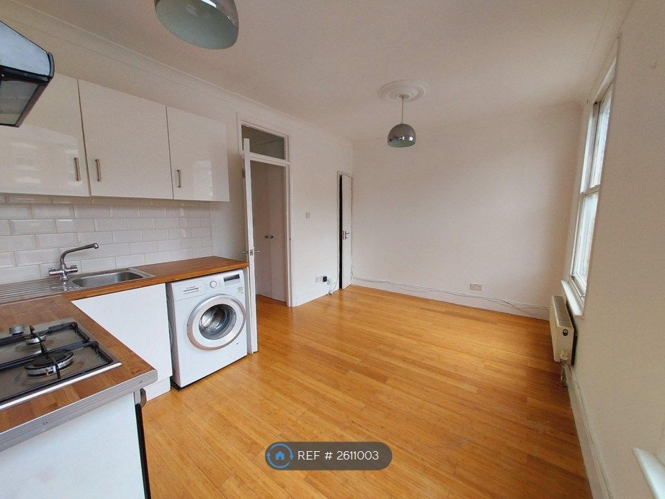 Property photo 2 of 5 Reception Kitchen