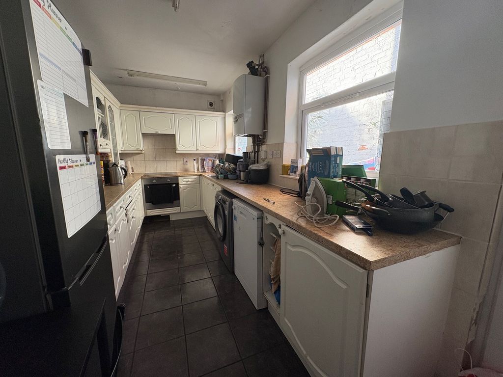 Property photo 2 of 16 Image