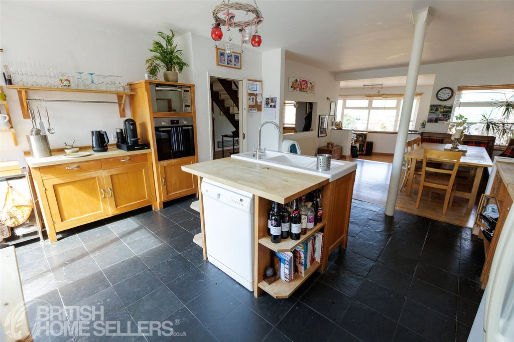 Property photo 2 of 31 Picture No. 38