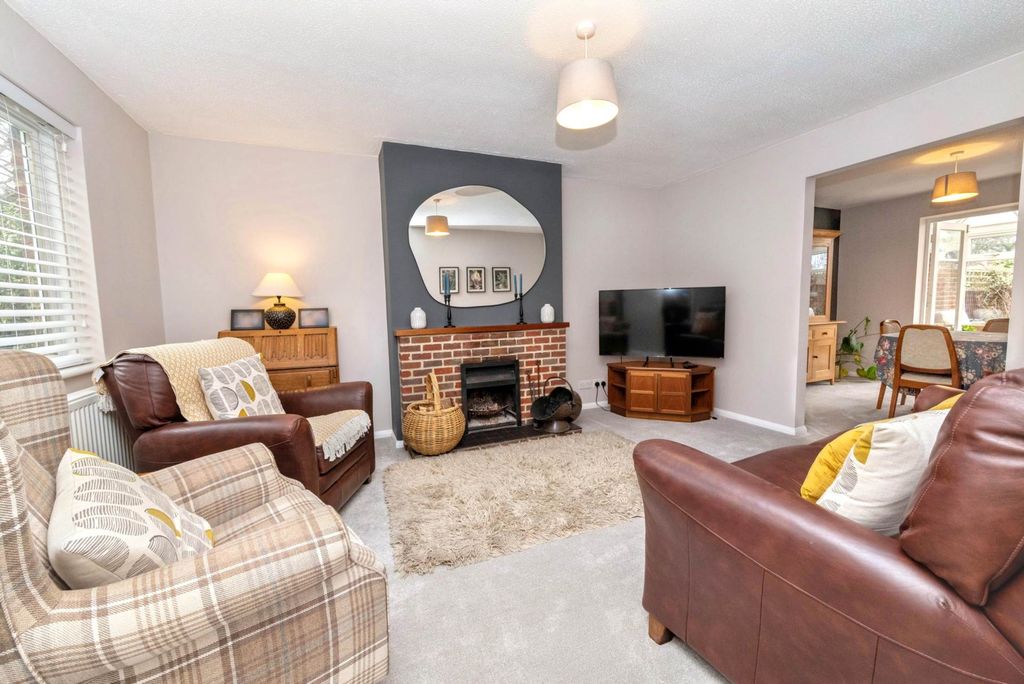 Property photo 2 of 17