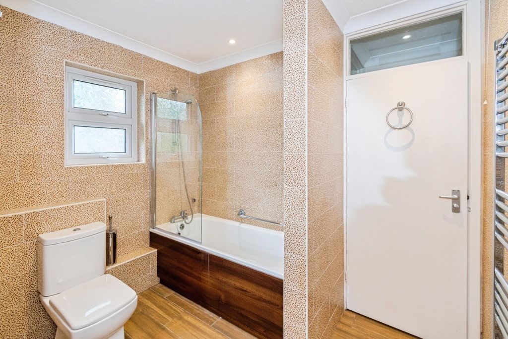 Property photo 3 of 8 Pbox-Img.Jpg