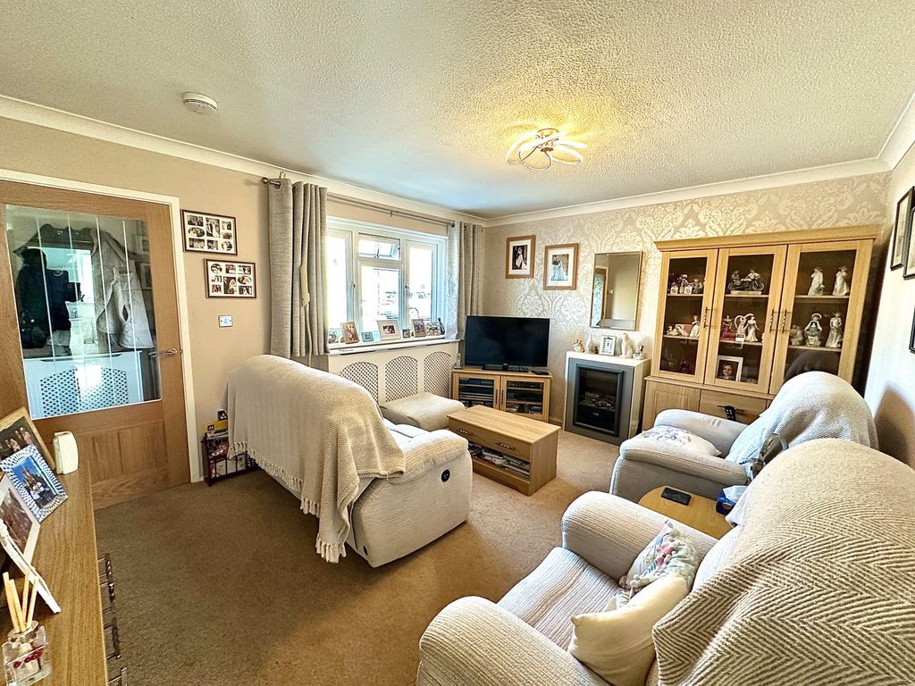 Property photo 2 of 16