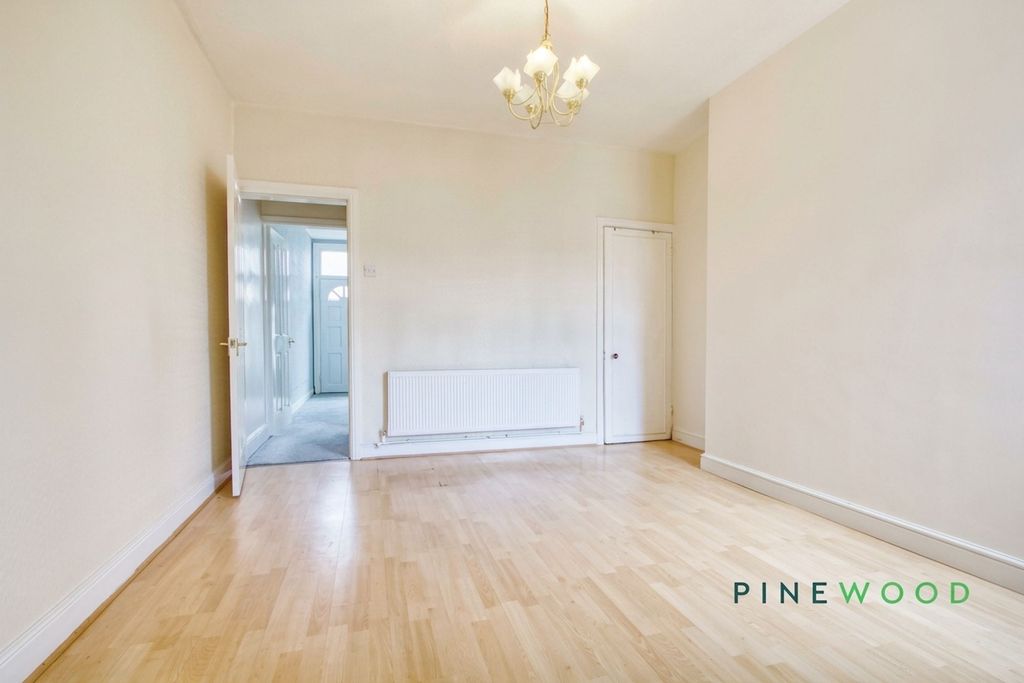 Property photo 3 of 14 Dining Room